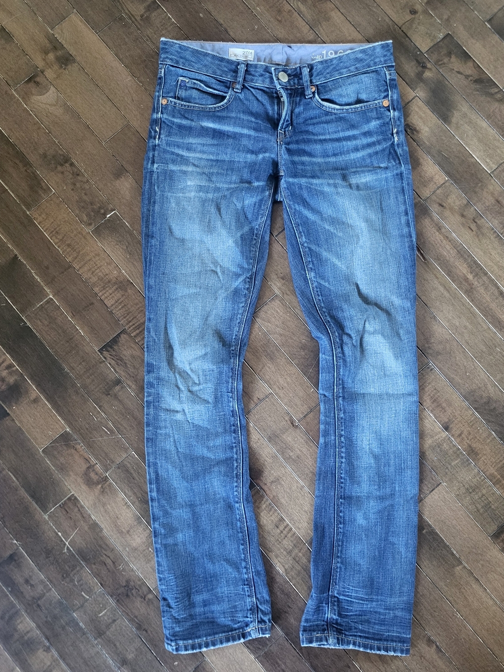 GAP Women's Straight Leg Jeans in Faded Blue